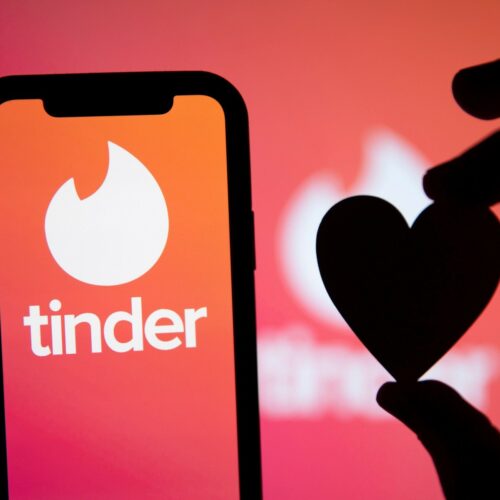 TINDER SLAVÍ 10. NAROZENINY!